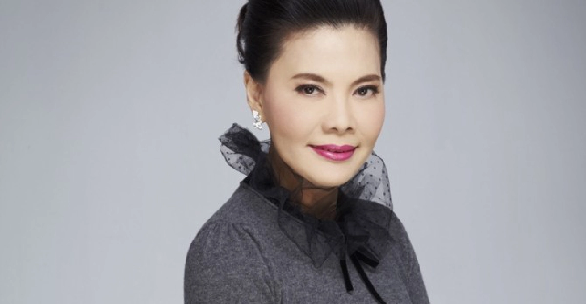 สุกสกาวเมื่ออ่าน'เลอ เทเบิล' สุกสกาวเมื่ออ่าน'เลอ เทเบิล'