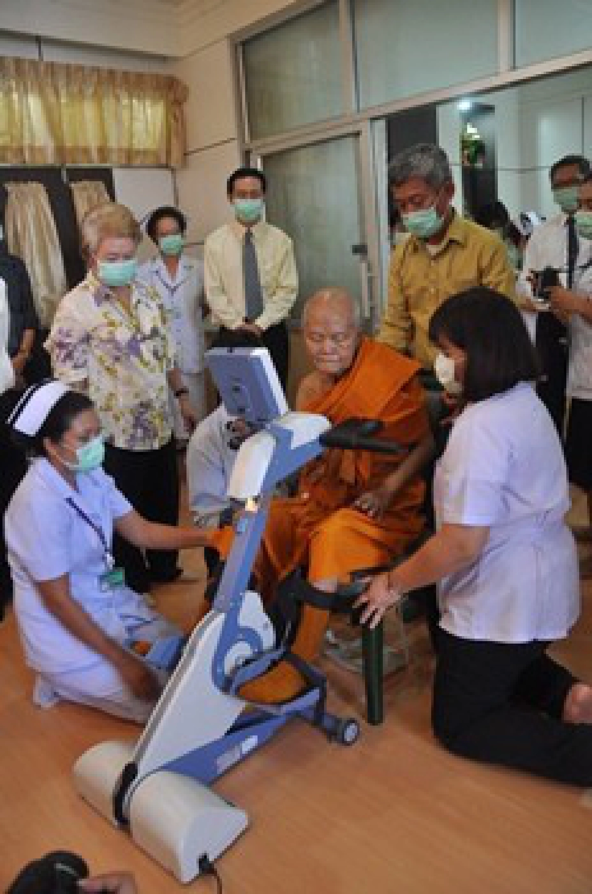 'หลวงพ่อคูณ'อาการดีขึ้นมาก-งดเยี่ยม 'หลวงพ่อคูณ'อาการดีขึ้นมาก-งดเยี่ยม