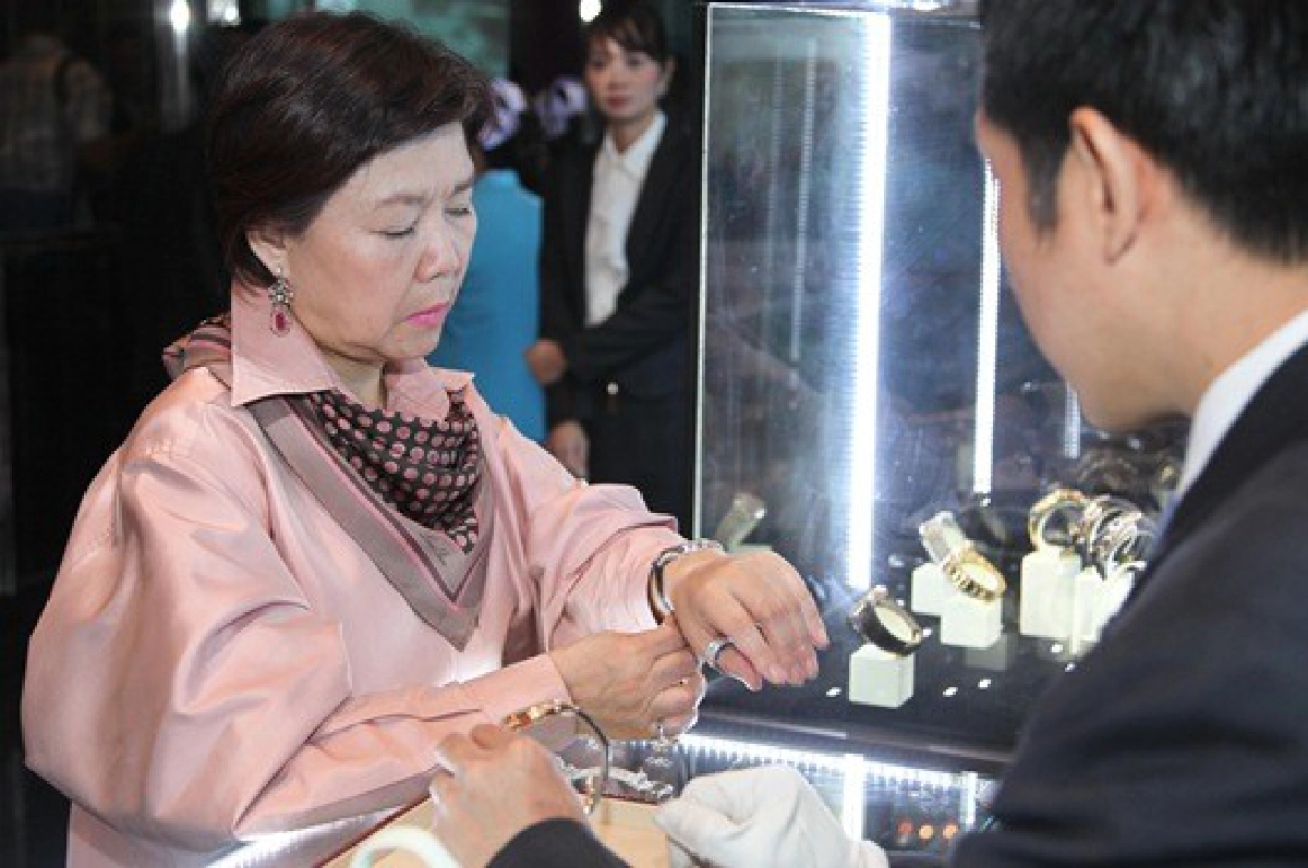 สละเรือนหรูประมูลช่วยวงการแพทย์