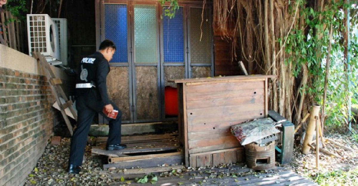 คนร้ายบุกงัดร้านกาแฟพี่ชาย'ไก่-มีสุข' คนร้ายบุกงัดร้านกาแฟพี่ชาย'ไก่-มีสุข'