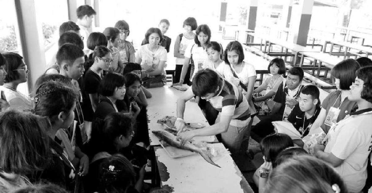 จากพี่สู่น้องกับ 'ค่ายรากแก้ว'เรียนรู้ 