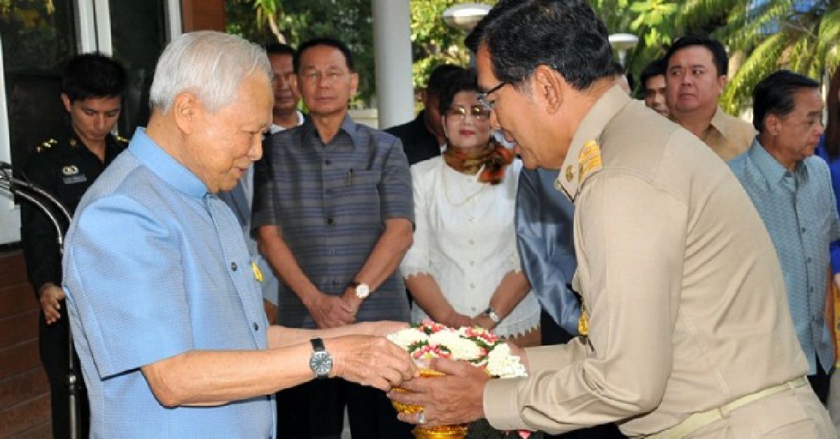 'ป๋าเปรม'ฝากทุกฝ่ายสามัคคี 'ป๋าเปรม'ฝากทุกฝ่ายสามัคคี