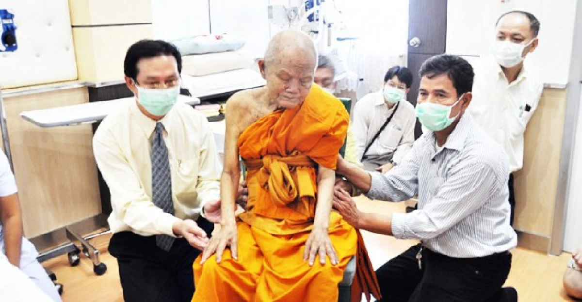 แพทย์ให้ยาปฏิชีวนะ'หลวงพ่อคูณ' แพทย์ให้ยาปฏิชีวนะ'หลวงพ่อคูณ'