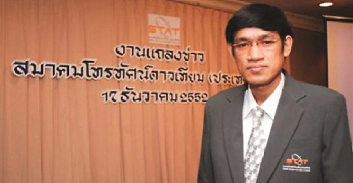 มองผ่านเลนส์คม : ผู้ปิดทองหลังจาน มองผ่านเลนส์คม : ผู้ปิดทองหลังจาน