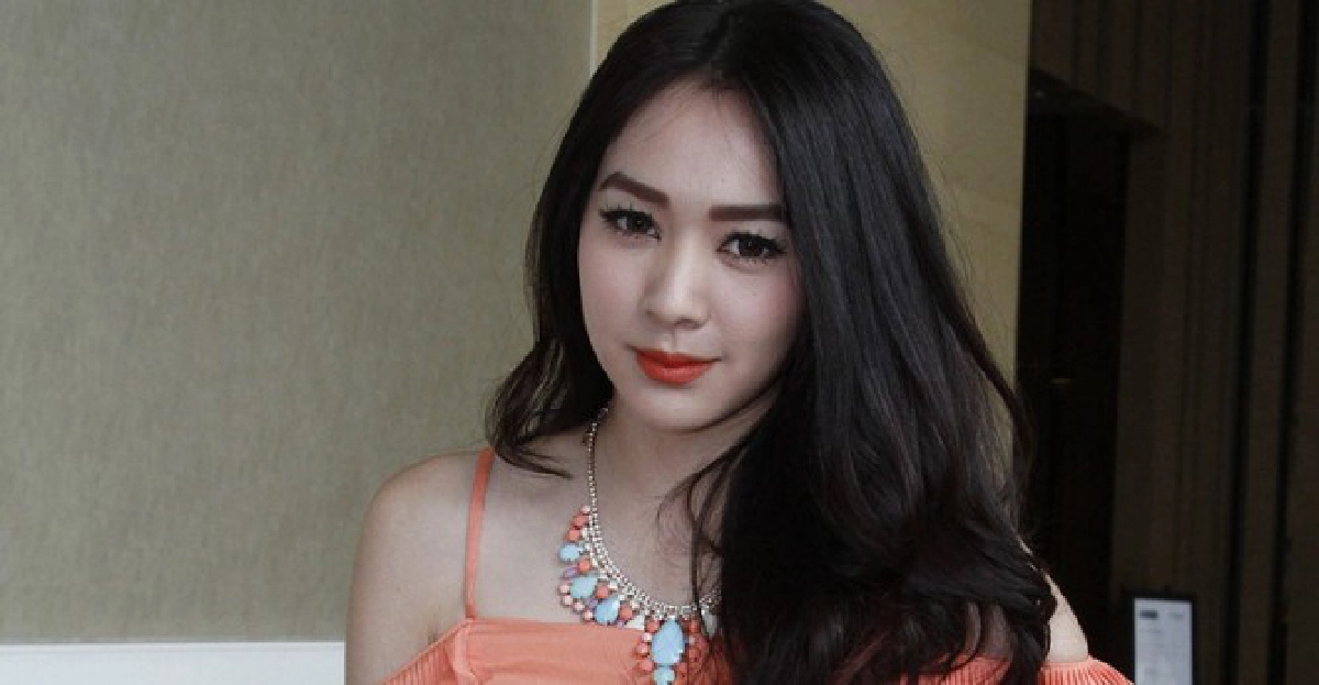 'โฟร์'โต้ข่าวกิ๊กหนุ่มสร้างกระแส 'โฟร์'โต้ข่าวกิ๊กหนุ่มสร้างกระแส