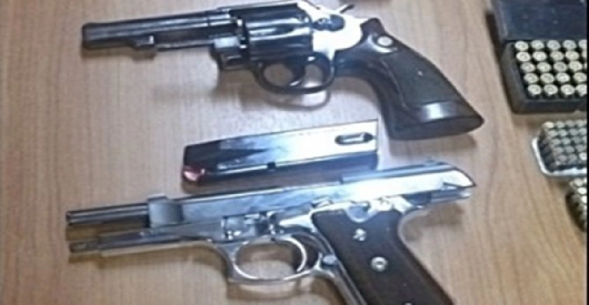 ปืนกับการลูบหน้าปะจมูก
