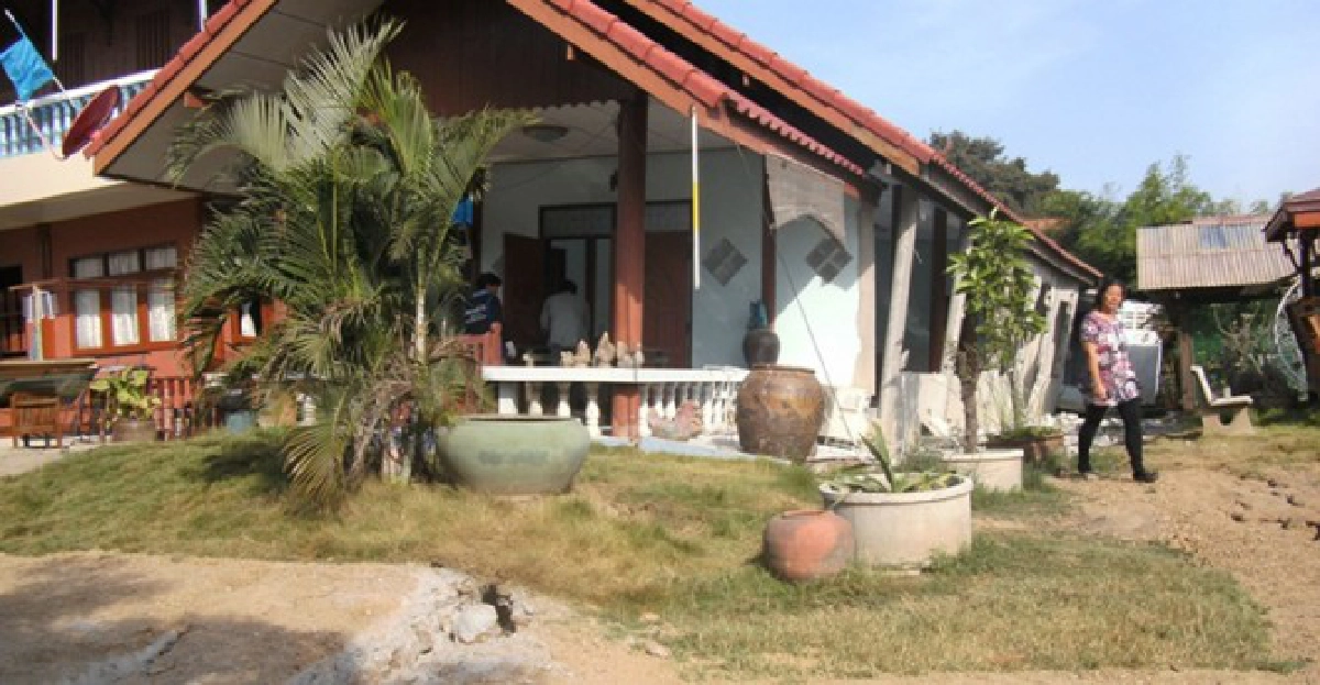 ดินยุบ!ลึก1.2ม.ทำบ้านที่อ่างทองพังยับ