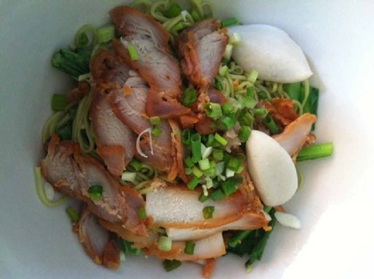 บะหมี่สมุนไพรหลากสี-สูตรเฉพาะจากจีน บะหมี่สมุนไพรหลากสี-สูตรเฉพาะจากจีน