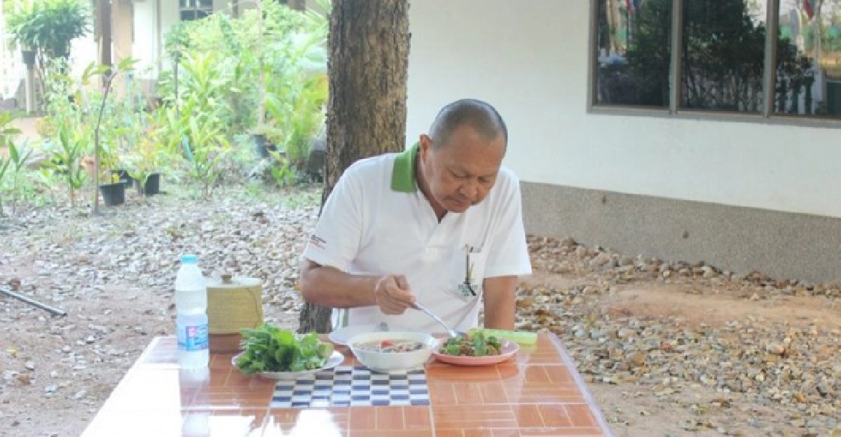 'พระรักเกียรติ'ลาสิกขาบทแล้วที่อุดรธานี 'พระรักเกียรติ'ลาสิกขาบทแล้วที่อุดรธานี