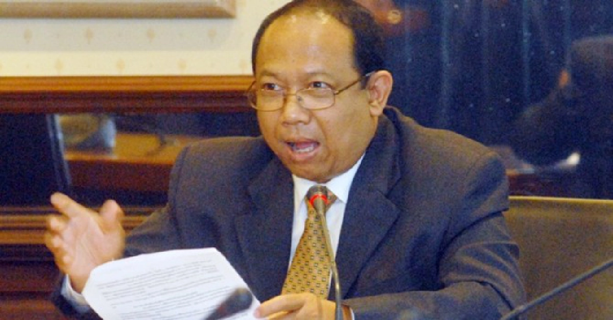 'ธาริต'เเจงยิบการตั้งข้อหา'คุณชายหมู' 'ธาริต'เเจงยิบการตั้งข้อหา'คุณชายหมู'