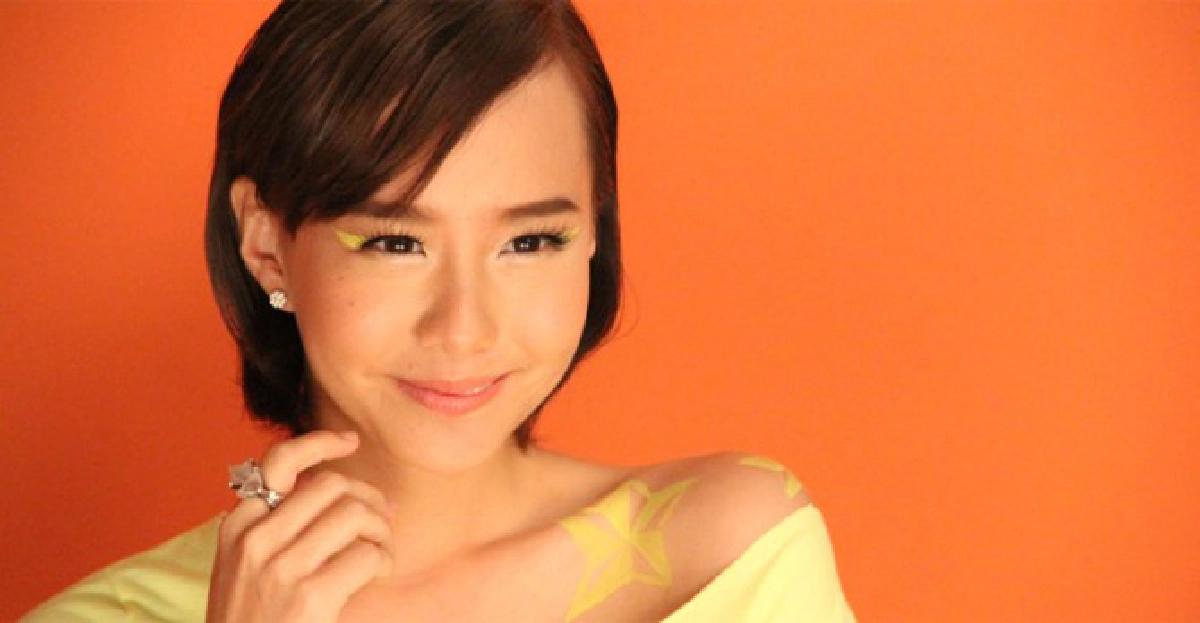 'เต้ย'เซอร์ไพรส์วันเกิดซื้อหนังสือให้'อเล็กซ์'