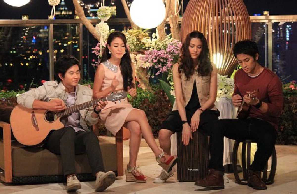 'ชาย-บอย'ซุ่มดู'โทนี่'เซอร์ไพรส์วันเกิด'แต้ว' 'ชาย-บอย'ซุ่มดู'โทนี่'เซอร์ไพรส์วันเกิด'แต้ว'