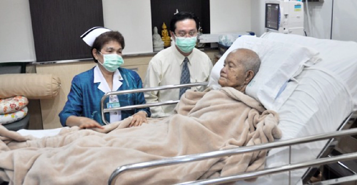 แพทย์ยังเฝ้าอาการ'หลวงพ่อคูณ'ใกล้ชิด แพทย์ยังเฝ้าอาการ'หลวงพ่อคูณ'ใกล้ชิด