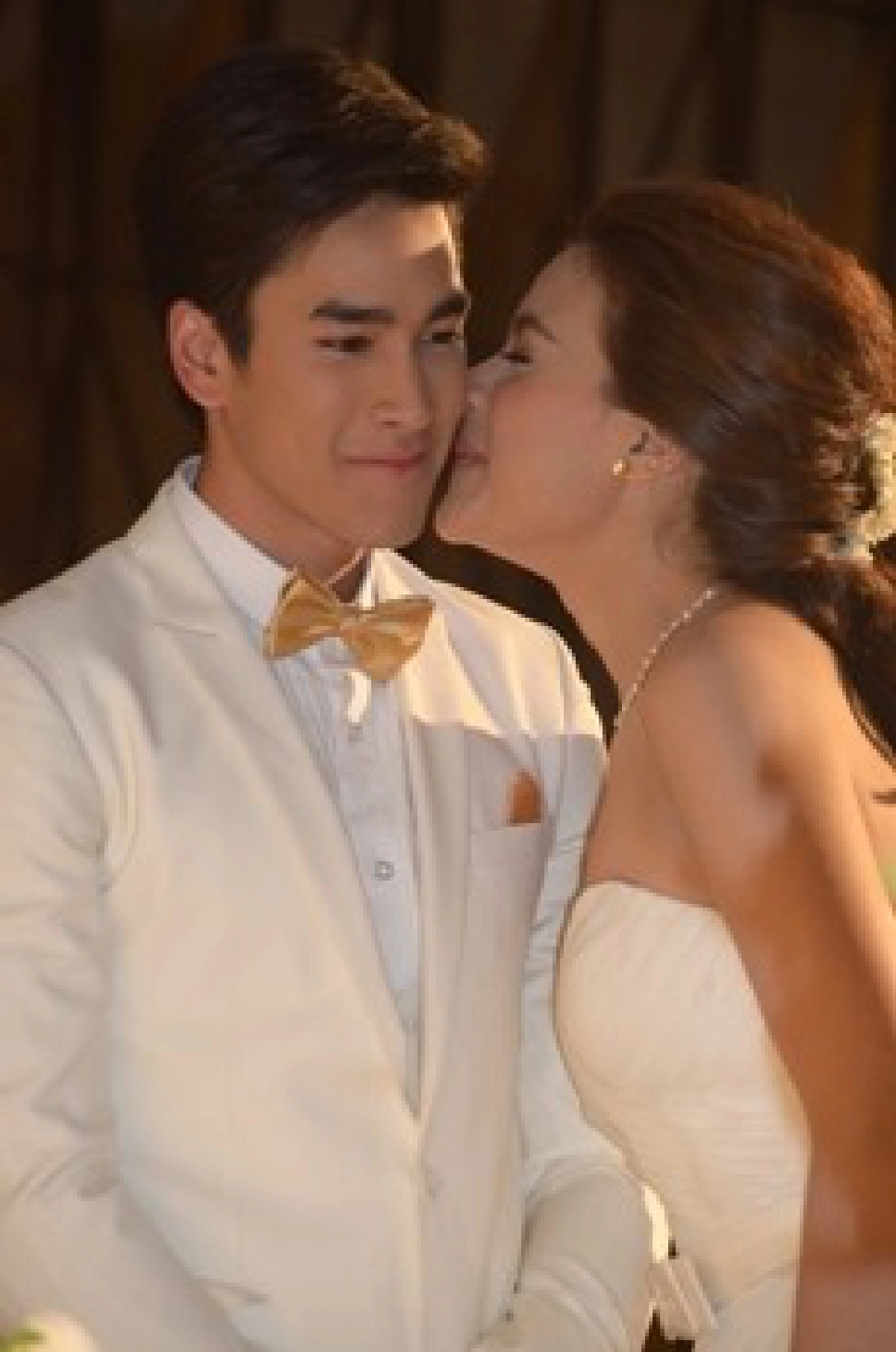 'ณเดชน์'ควง'คิม'เข้าพิธีแต่งงาน