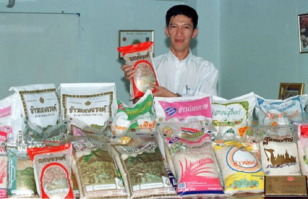 'ข้าวถุง'ดิ้นสู้นโยบายรับจำนำ 'ข้าวถุง'ดิ้นสู้นโยบายรับจำนำ
