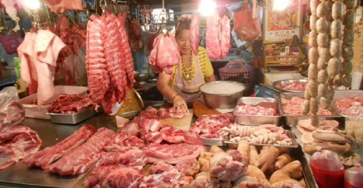 แผงหมูโอดราคาหมูปรับอีก15-20บ. แผงหมูโอดราคาหมูปรับอีก15-20บ.