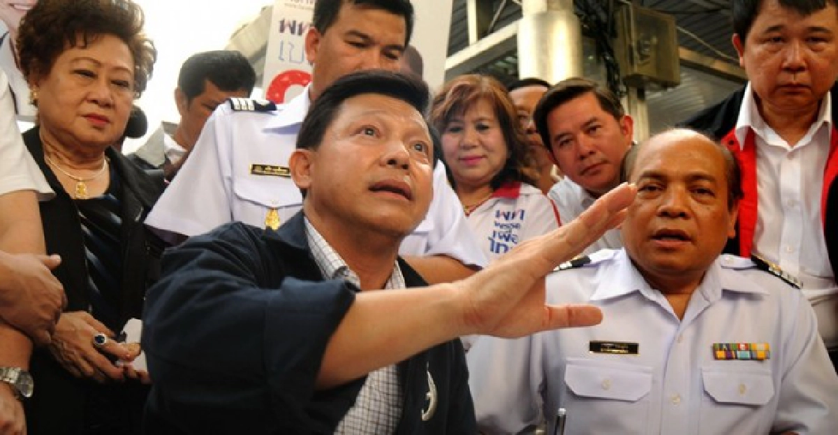 'พงศพัศ'โชว์ขึ้นรถเมล์ลุยหาเสียงอนุสาวรีย์