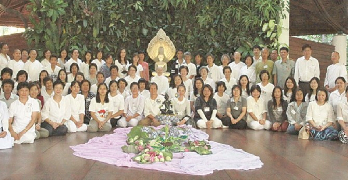 โลกเคลื่อนไปด้วยหัวใจโพธิสัตว์