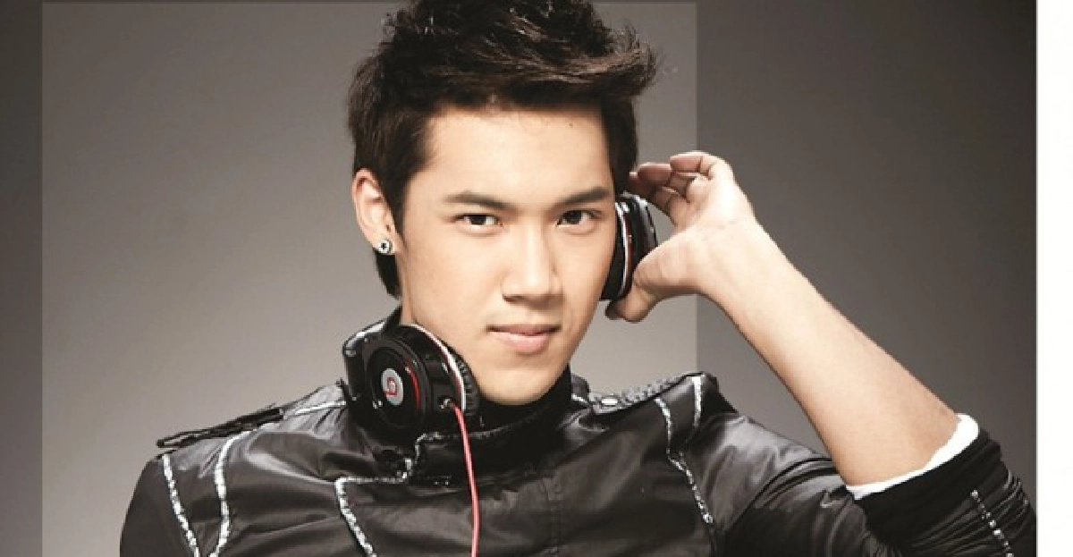 อัลบั้มแรกในชีวิตสีสันดนตรีแบบ'แกงส้ม'
อัลบั้มแรกในชีวิตสีสันดนตรีแบบ'แกงส้ม'