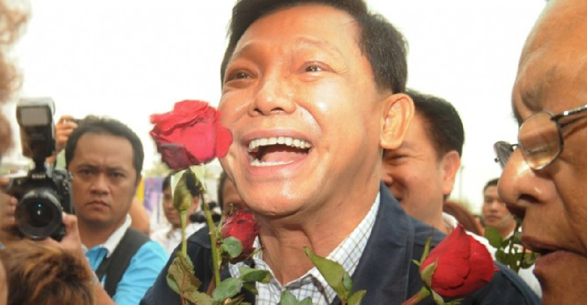 'พงศพัศ'โหนเรือหาเสียงคลองแสนแสบ 'พงศพัศ'โหนเรือหาเสียงคลองแสนแสบ