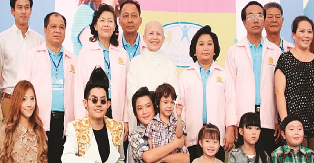 ครอบครัวสุขสันต์สร้างสรรค์สังคมไทย ครอบครัวสุขสันต์สร้างสรรค์สังคมไทย