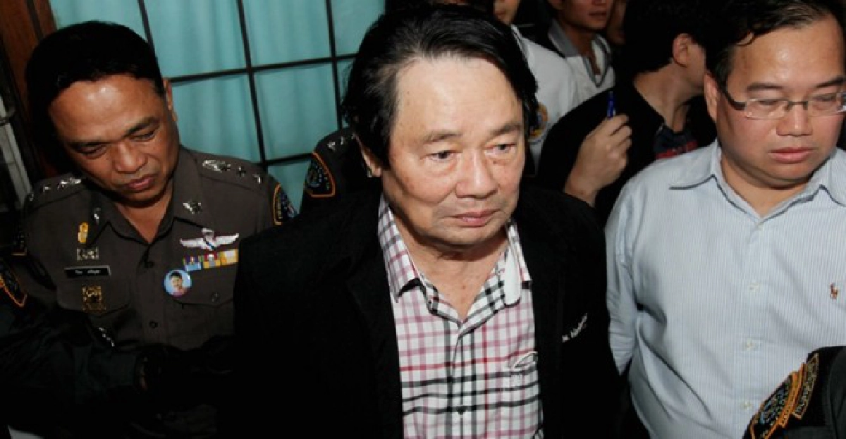 'กำนันเป๊าะ'เครียดป่วยหนักหามส่งรพ.
'กำนันเป๊าะ'เครียดป่วยหนักหามส่งรพ.