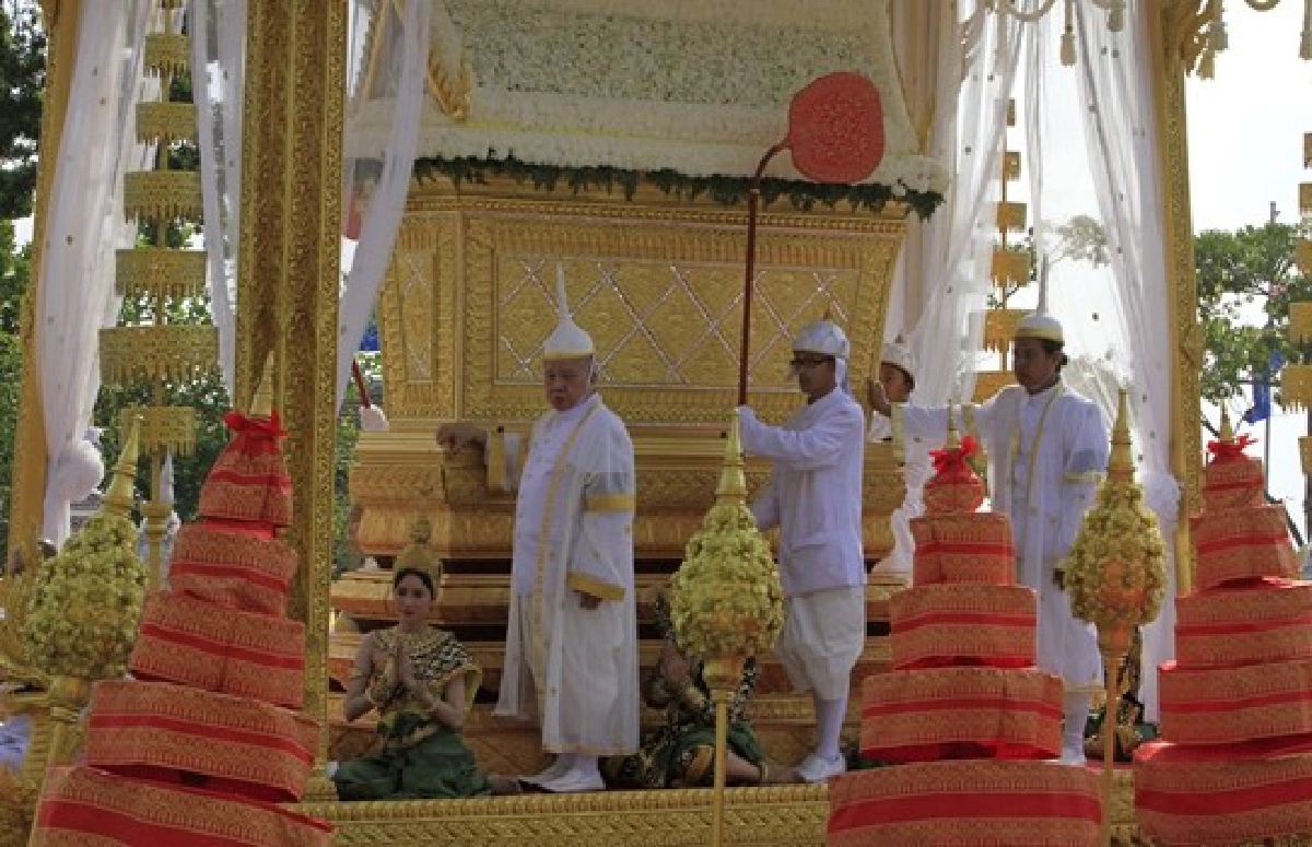พิธีเคลื่อนพระบรมศพ'กษัตริย์สีหนุ' พิธีเคลื่อนพระบรมศพ'กษัตริย์สีหนุ'