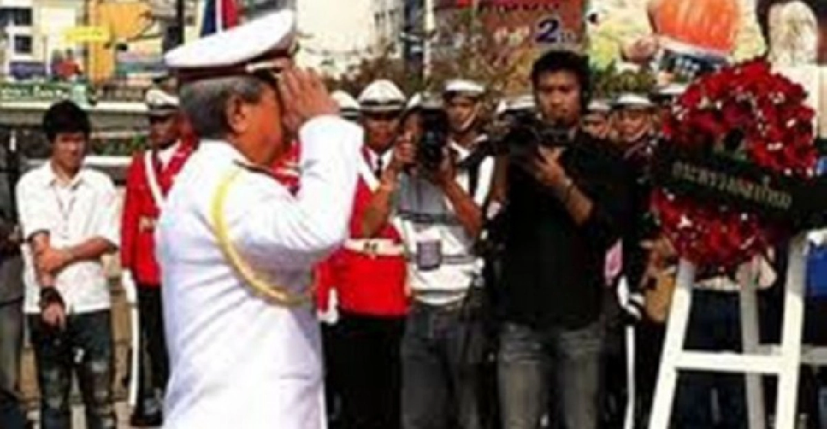 โปรดเกล้าฯ'พล.อ.สุรยุทธ์'วางพวงมาลาวันทหารผ่านศึก โปรดเกล้าฯ'พล.อ.สุรยุทธ์'วางพวงมาลาวันทหารผ่านศึก