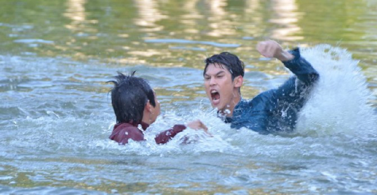 'ปอ-กันต์'แข่งเรือสู้กันเห็น'พลอย'ตะลึงตกน้ำ
