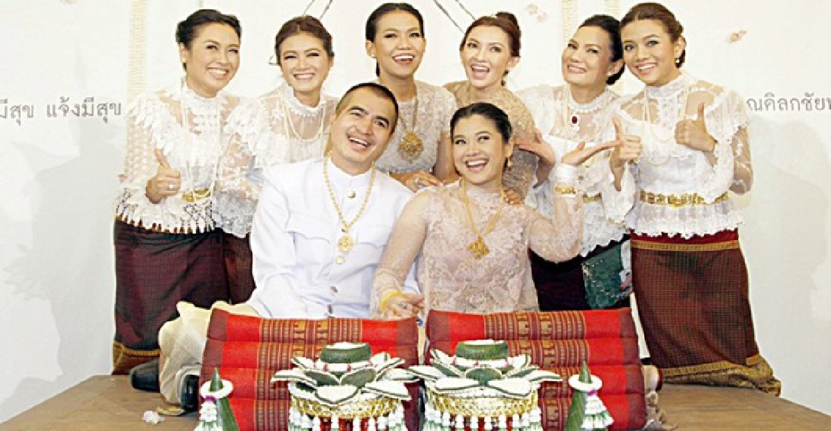 ชมภาพ!'ไก่-มีสุข'ควง'คิม'วิวาห์หวาน ชมภาพ!'ไก่-มีสุข'ควง'คิม'วิวาห์หวาน
