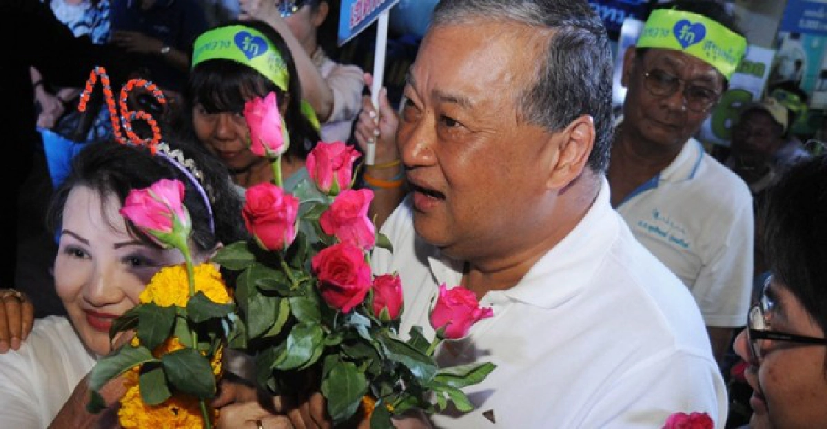 'สุขุมพันธุ์'ควง'อภิสิทธิ์'หาเสียงเขตบางกะปิ 'สุขุมพันธุ์'ควง'อภิสิทธิ์'หาเสียงเขตบางกะปิ
