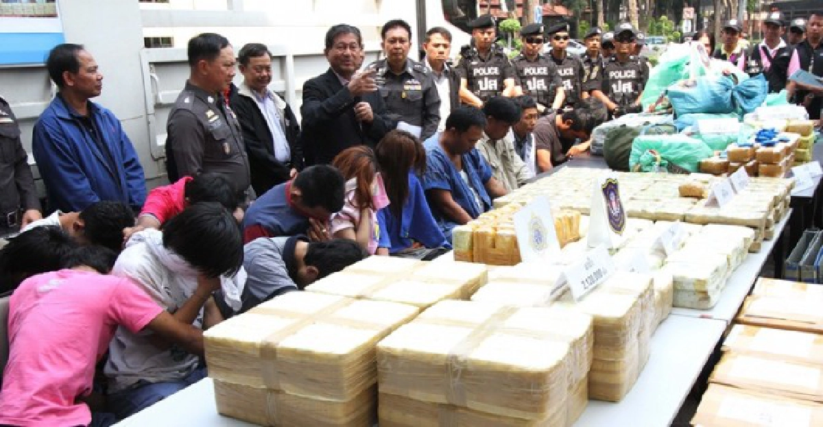 'เฉลิม'นำทีมแถลงข่าวจับยาบ้ารายใหญ่