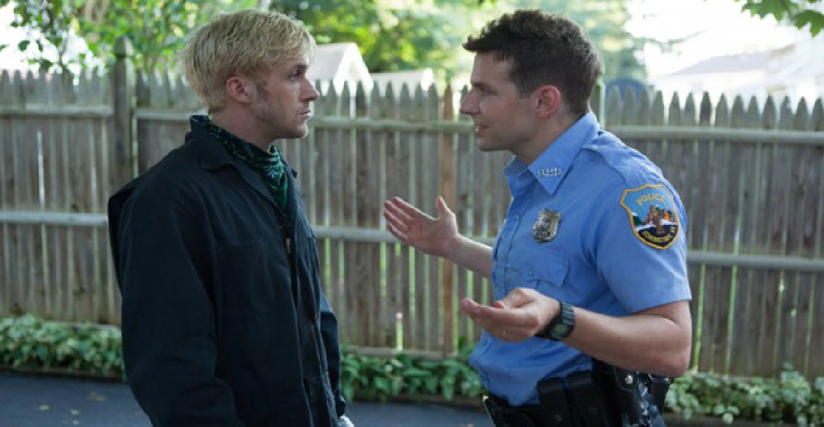 'ไรอัน'ปะทะ'แบรดลีย์'ในThe place beyond the pines
'ไรอัน'ปะทะ'แบรดลีย์'ในThe place beyond the pines