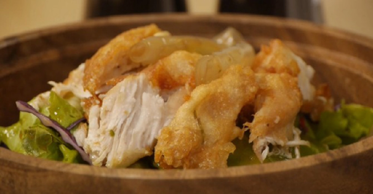 ยำเซี่ยงไฮ้ไก่ทอด น้ำสลัดงาซีอิ๊วญี่ปุ่น