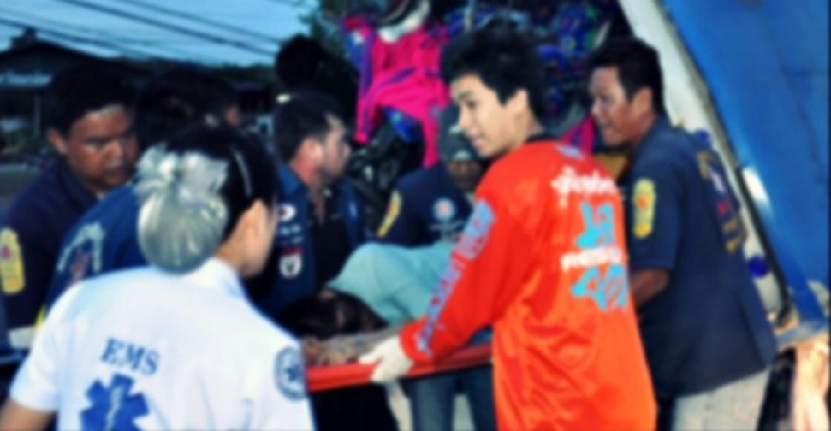 สลด!รถตู้ตีนผีซิ่งชนสิบล้อดับ1สาหัส5