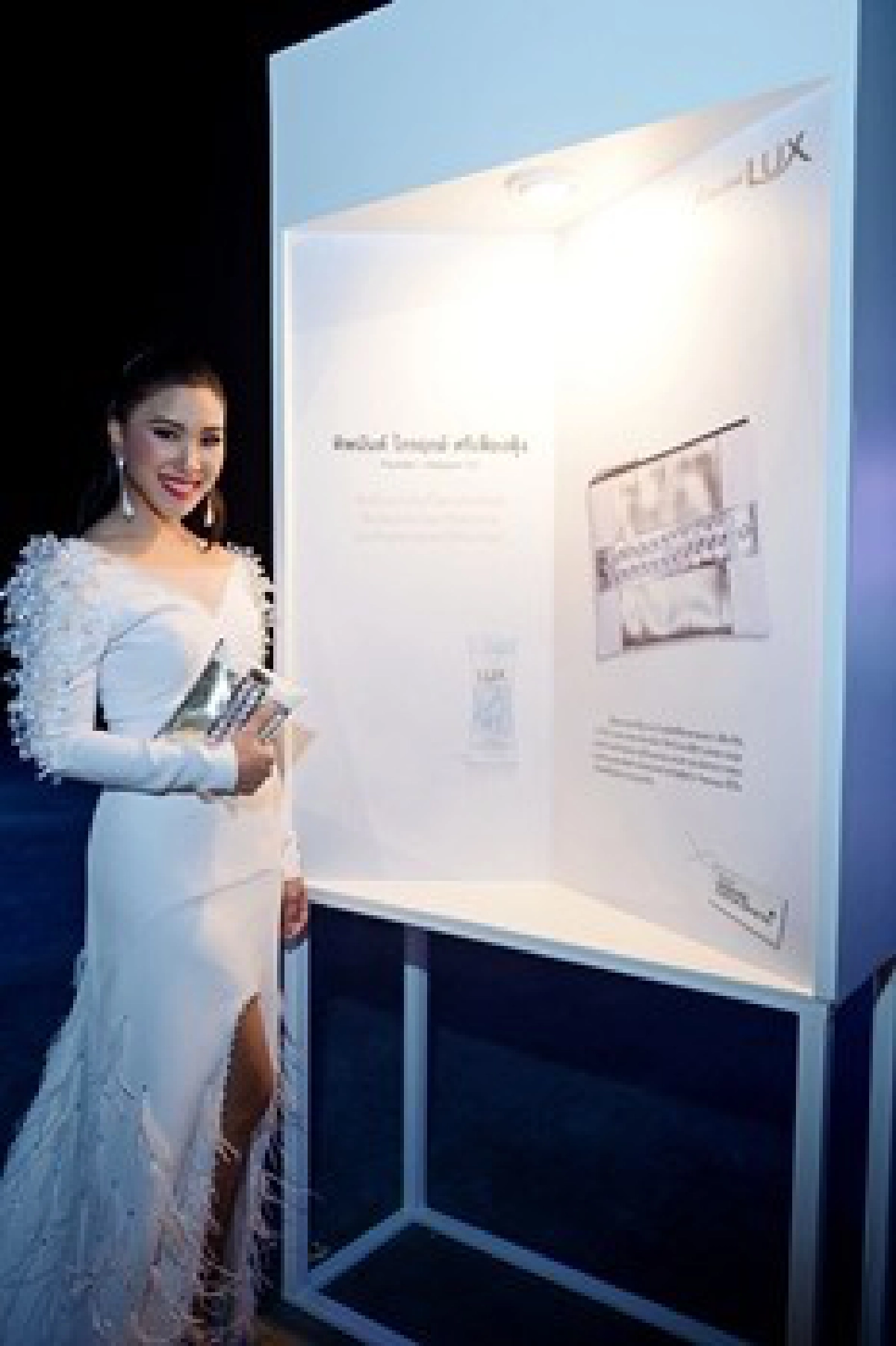 คริสตัลเจิดจรัส ขับผิวสวย คริสตัลเจิดจรัส ขับผิวสวย