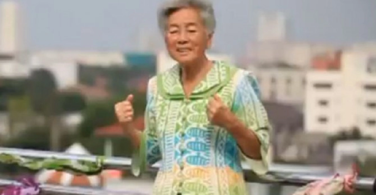 ฮือฮา!คลิปเพลง'ป้าเช็ง''สู้ด้วยใจไปให้ถึง' ฮือฮา!คลิปเพลง'ป้าเช็ง''สู้ด้วยใจไปให้ถึง'