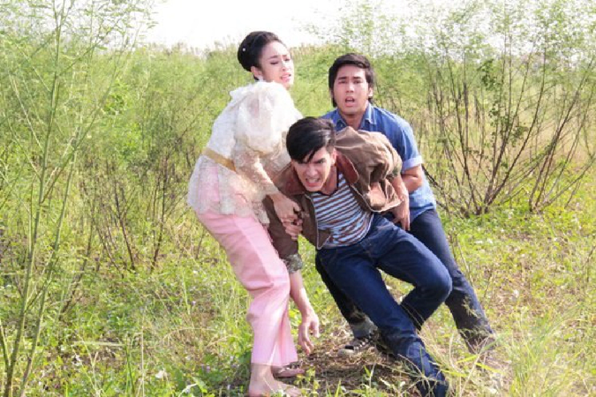 'นิว-นาว'กลัวน้ำแต่ใจสู้ลุยหนีตาย
'นิว-นาว'กลัวน้ำแต่ใจสู้ลุยหนีตาย