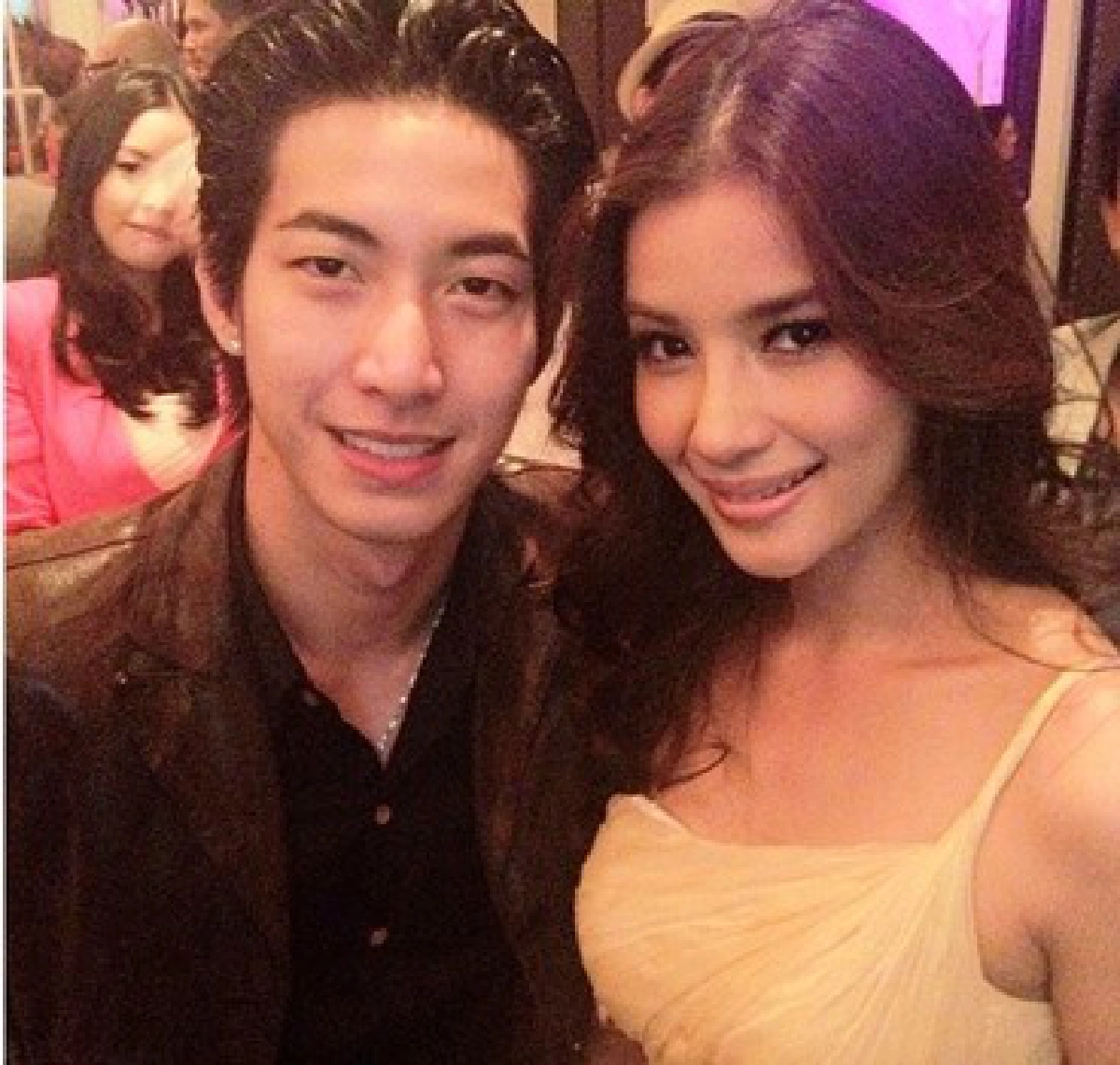 'มิน-วิว-ใหม่'ใครกันแน่ที่สุดในใจหนุ่มฮอต
'มิน-วิว-ใหม่'ใครกันแน่ที่สุดในใจหนุ่มฮอต