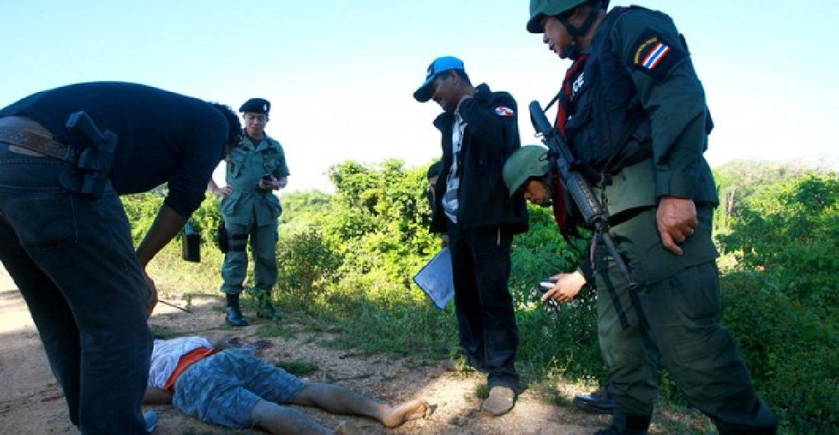 พบศพชายถูกยิงทิ้งริมถ.เมืองยะลา
พบศพชายถูกยิงทิ้งริมถ.เมืองยะลา