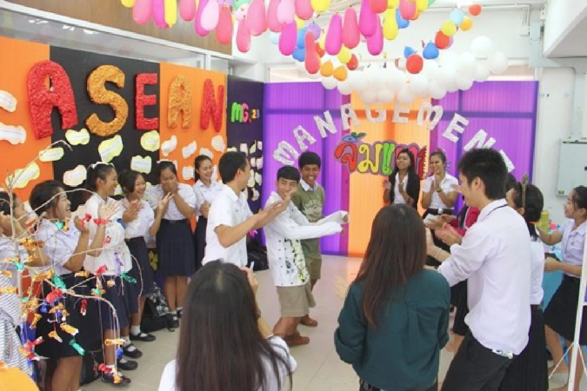 บัณฑิตเก่งวิชาการ-ทำงานได้ บัณฑิตเก่งวิชาการ-ทำงานได้