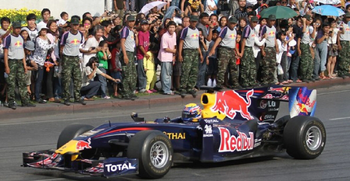 ซิ่ง'F1'ราชดำเนินสะดุด!กทม.ห้ามแข่ง ซิ่ง'F1'ราชดำเนินสะดุด!กทม.ห้ามแข่ง