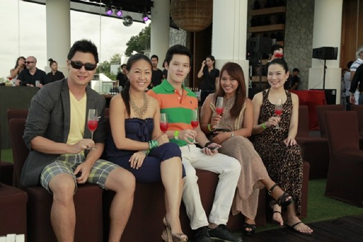 หลากดีไซน์พลิ้วไหวในปาร์ตี้หรู หลากดีไซน์พลิ้วไหวในปาร์ตี้หรู