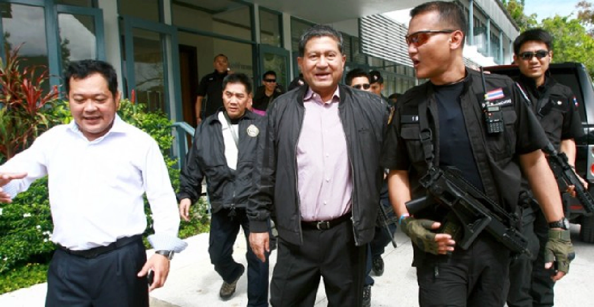 'เฉลิม'แจงแก้ปัญหาเน้นการคุยสันติวิธี 'เฉลิม'แจงแก้ปัญหาเน้นการคุยสันติวิธี