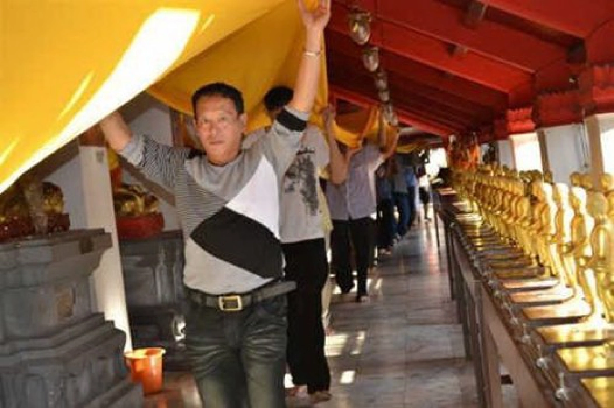 ชาวมาเลย์ศรัทธาพระธาตุเมืองคอน