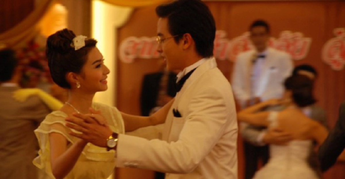 'มิว'เดี่ยวไวโอลินเคล้าน้ำตา
'มิว'เดี่ยวไวโอลินเคล้าน้ำตา