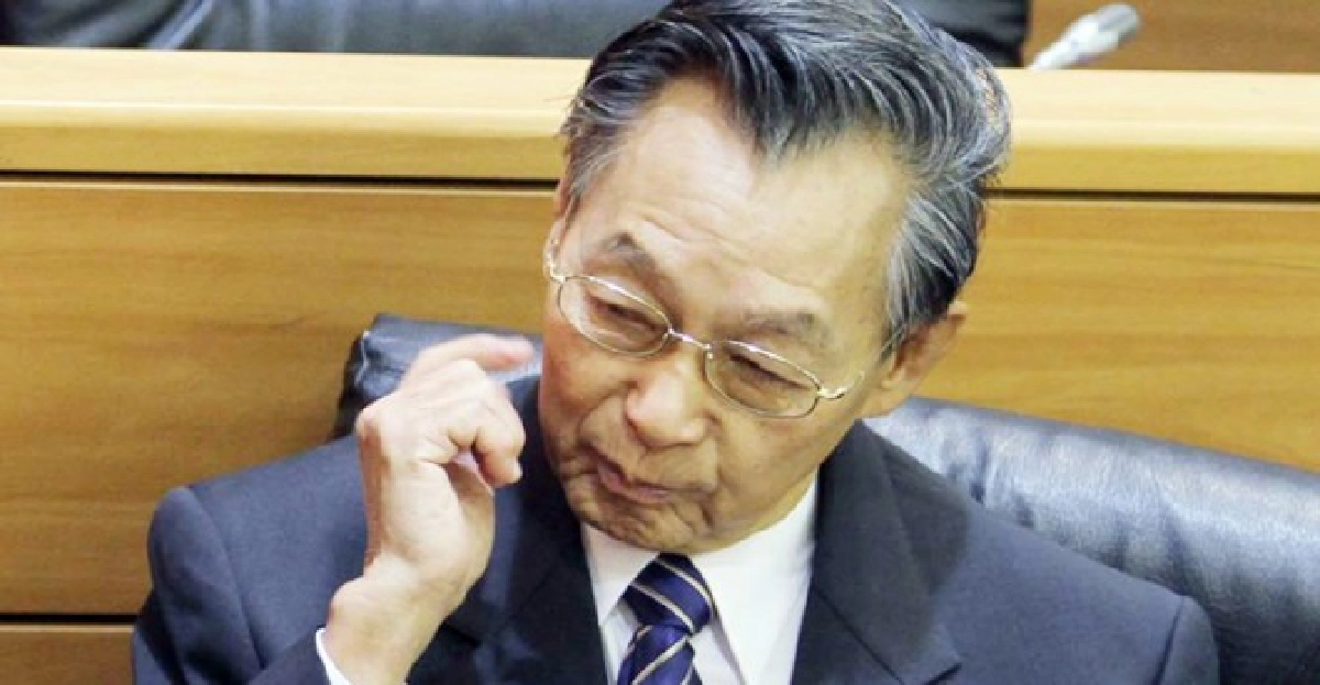 'ชวน'เลื่อนรับทราบข้อหาปมเงินบริจาค 'ชวน'เลื่อนรับทราบข้อหาปมเงินบริจาค