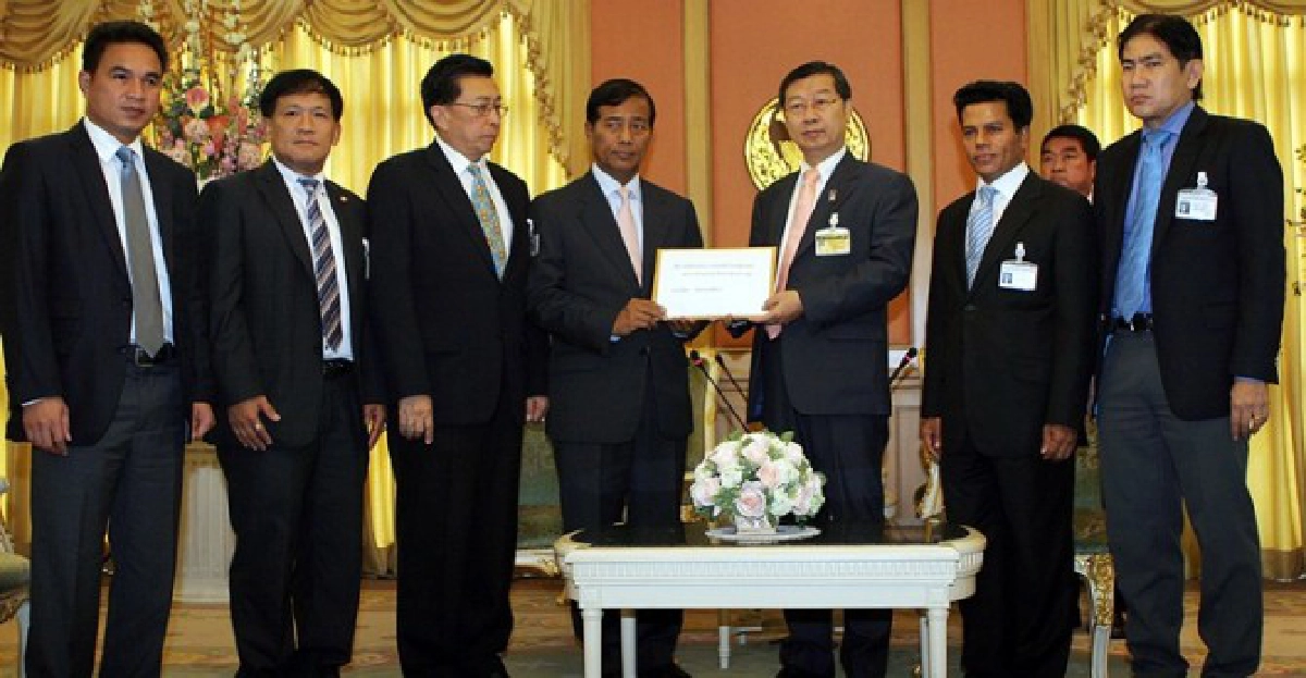 '128ส.ส.ปชป.'ยื่นถอด'สมศักดิ์' '128ส.ส.ปชป.'ยื่นถอด'สมศักดิ์'