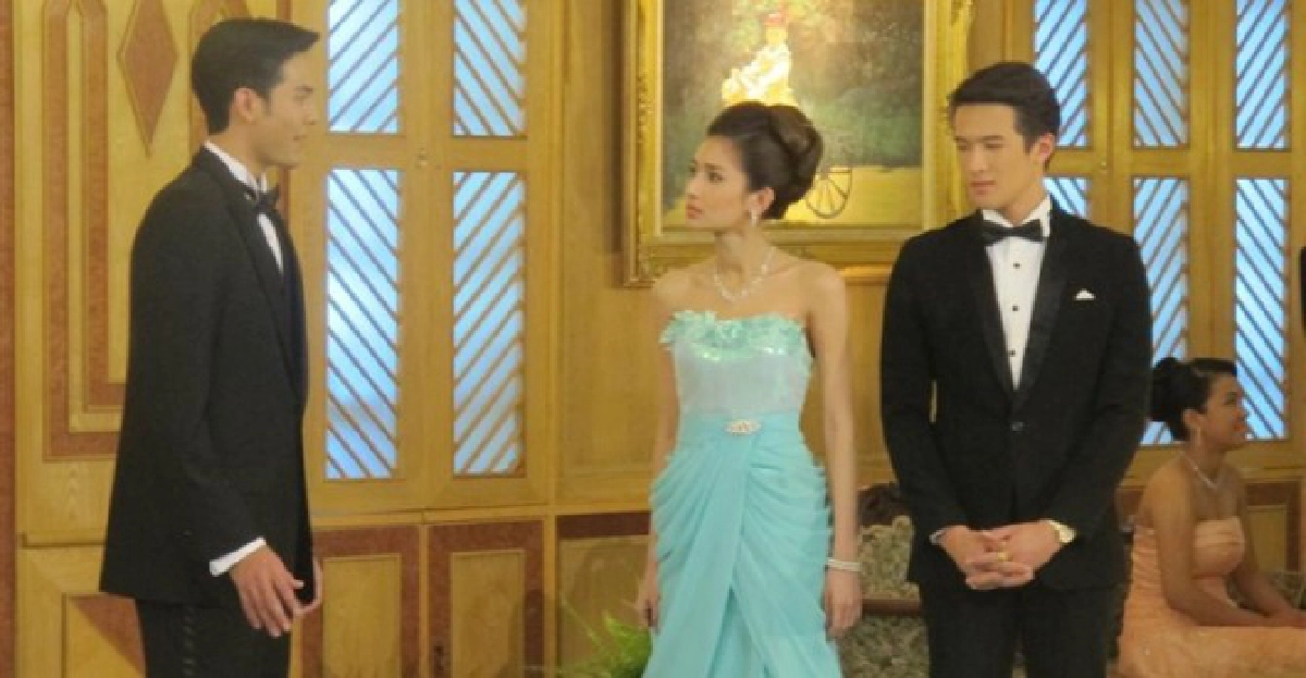 'เจมส์'พา'เบลล่า'หนีฉากเต้นรำลุ้นระทึก
'เจมส์'พา'เบลล่า'หนีฉากเต้นรำลุ้นระทึก
