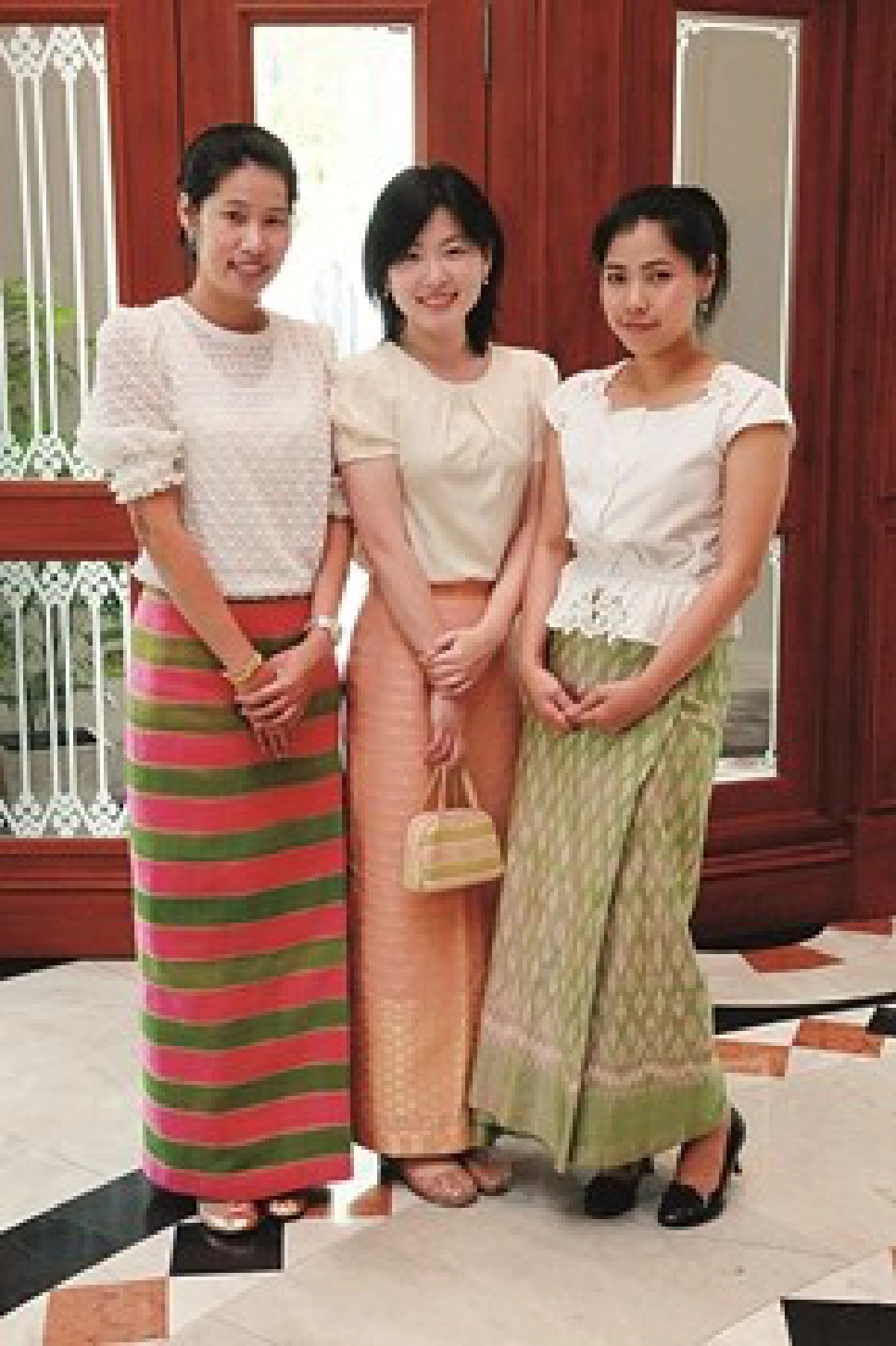 บอกความเป็น'ไทย'ผ่านเสื้อผ้า บอกความเป็น'ไทย'ผ่านเสื้อผ้า